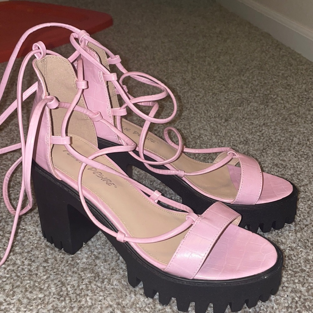 Pink lace sandals, never worn!!!